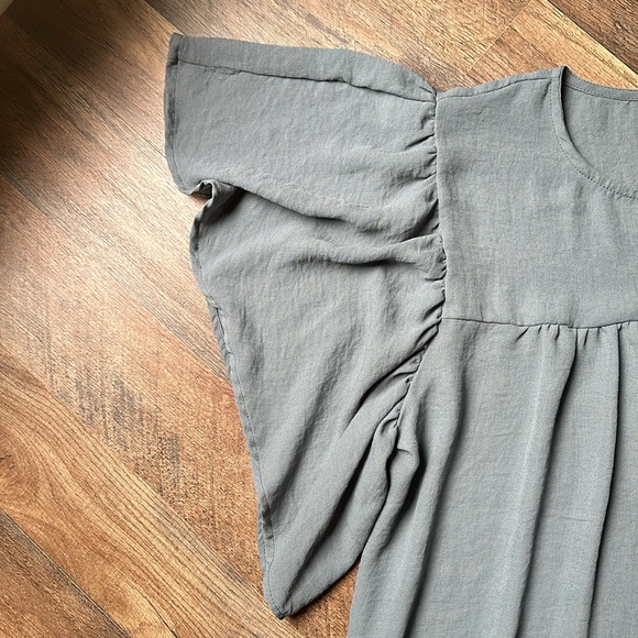 L Love Flutter Sleeve Top- L- Blue/Gray - Picture 3 of 4